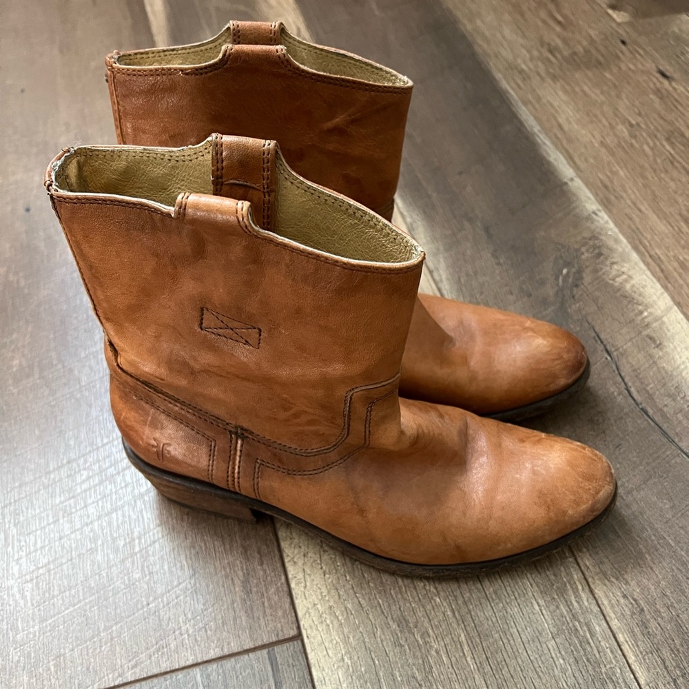 Frye boot